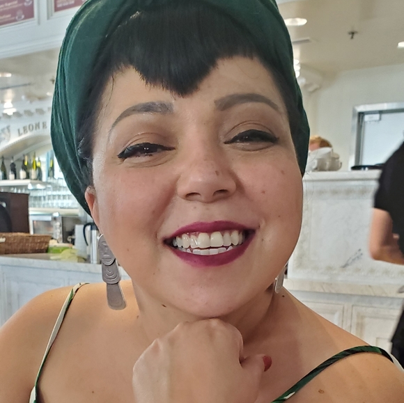 Meet your Posher, Karla - Picture 5 of 11